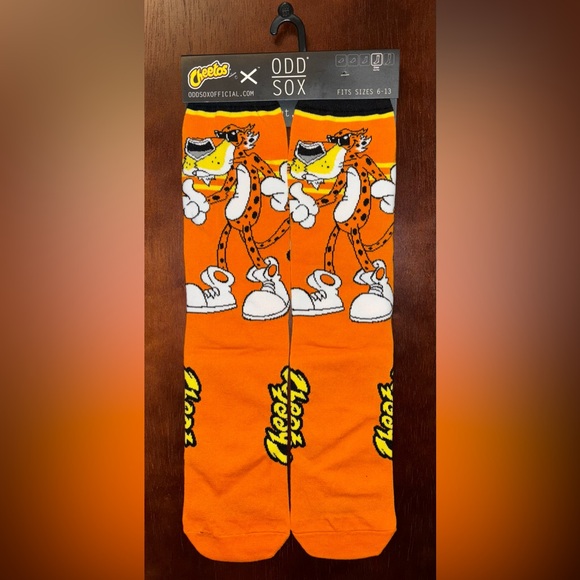 CHEETOS ODD SOX NOVELTY CREW SOCKS NWT MEN’S SHOE SIZE 6-13 - Picture 1 of 2